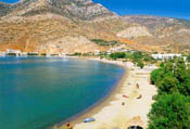Kamares beach which links the town and port of Kamares with Agia Marina