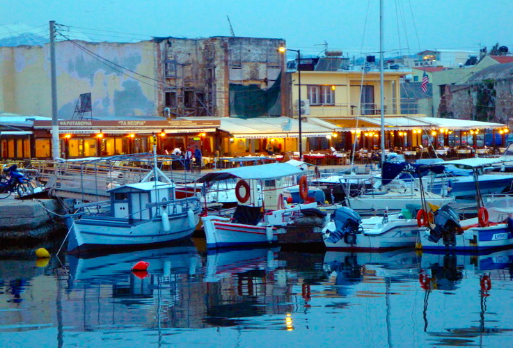 Fish tavernas in the inner harbor