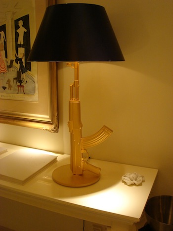 King George Hotel gun lamp