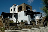 Niriedes Apartments, Loutra, Kythnos, Greece