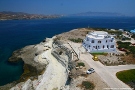 Maryelen Villa, Milos