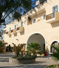 Portiani Hotel, Milos