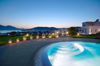 Santa Maria Luxury Suites, Milos