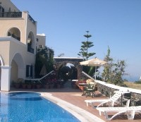 The pool of the Eltheon Hotel Apartments, Imerovigli, Santorini