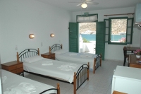 Triple room at Tzannis Aglaia Pension, Kamares, Sifnos