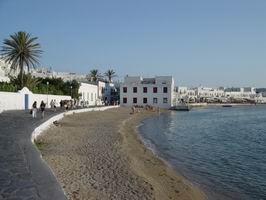Road to the center of Mykonos town