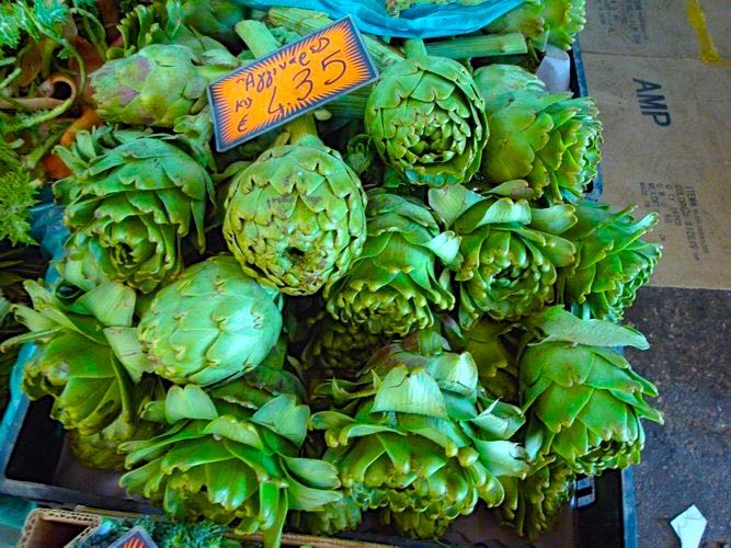 chania-market-kartichokes.jpg