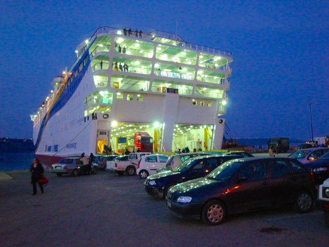 E Venizelos Ferry to Crete