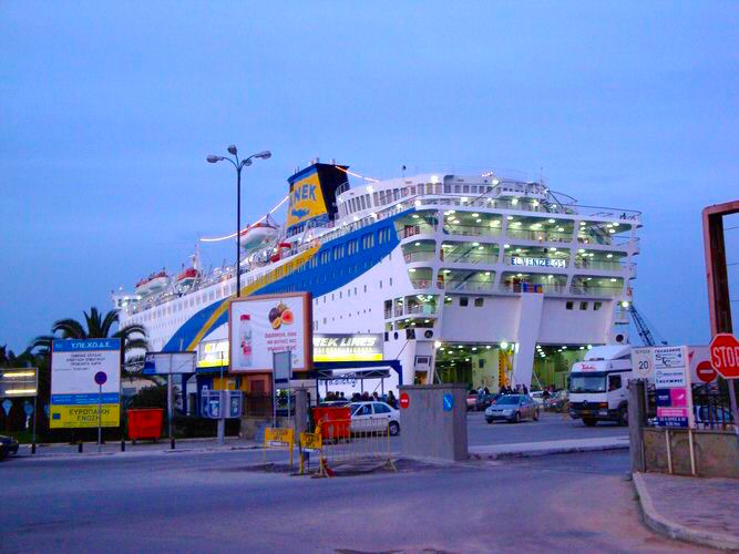 souda-ferry.jpg