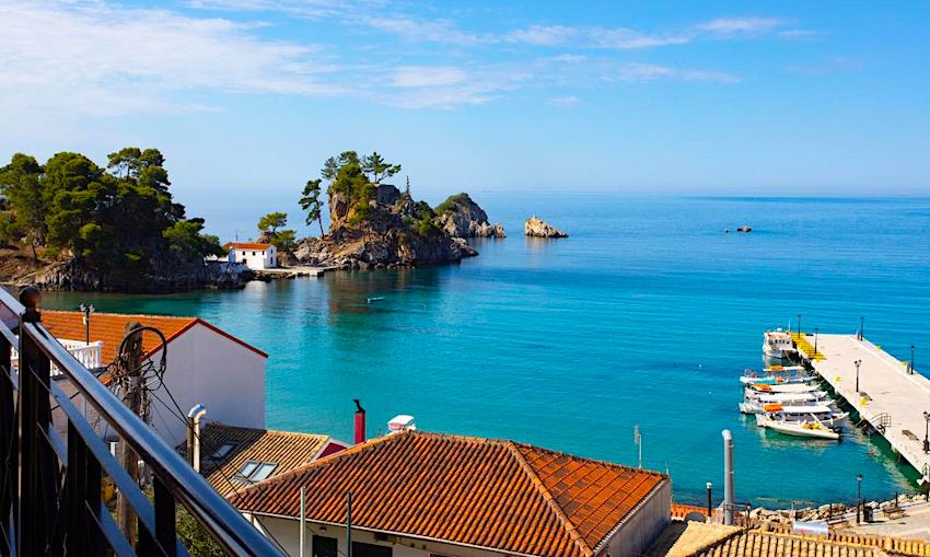 Petros Penthouse, Parga