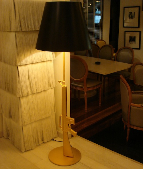 Gun lamp King George Hotel