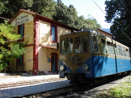 diakofto train in Zachlorou, Greece