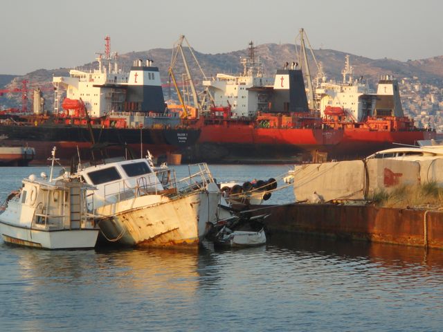 Salamina ships