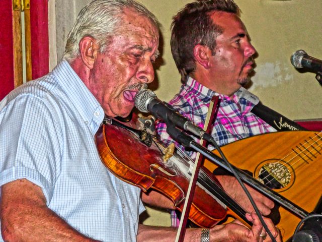 Violinist Antonakis Zoulos, Kea