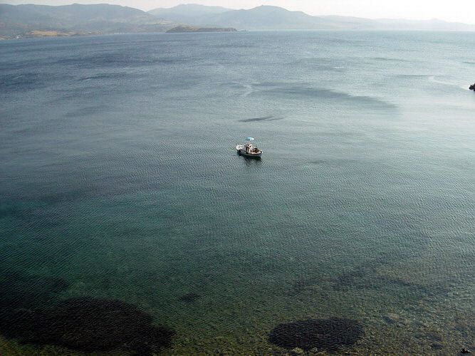 lesvos-fishingboat.jpg