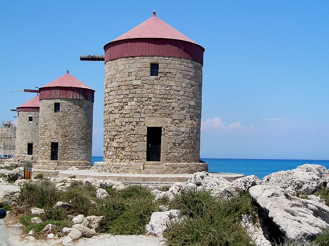 16newtownwindmills.JPG