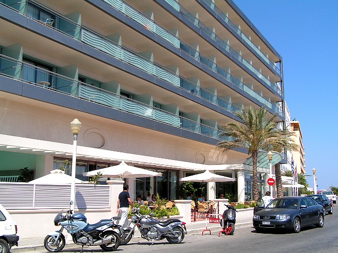 medhotel.JPG