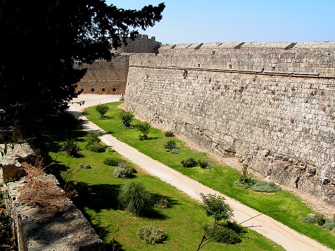 37oldtownwalls3.JPG