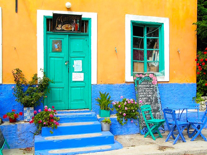 Mageriko Taverna in Katavia