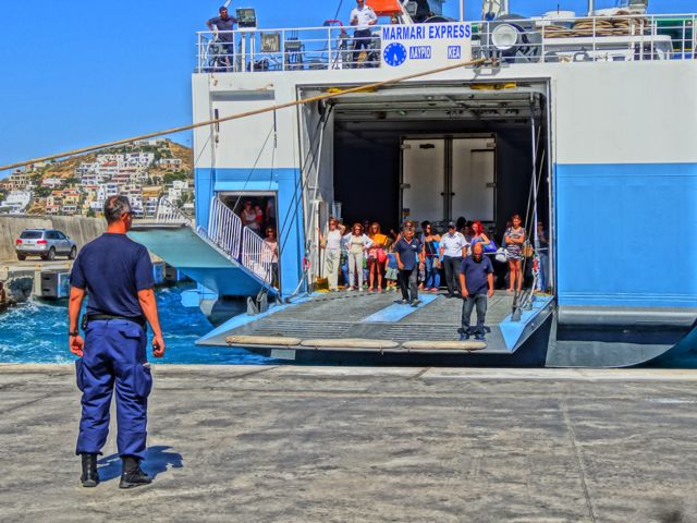 Ferry to Kea