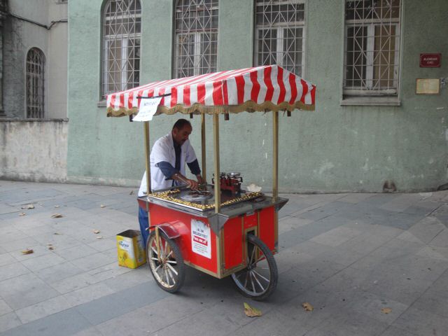 streetfood-chesnuts2.jpg