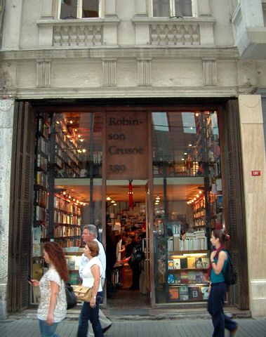 robinson-crusoe-bookstore.jpg