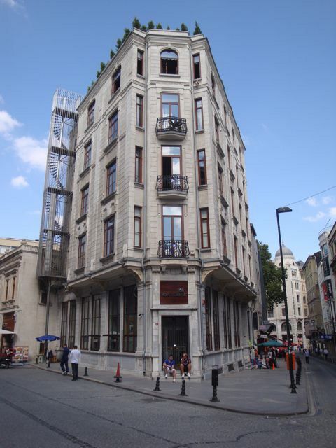 030-building.jpg