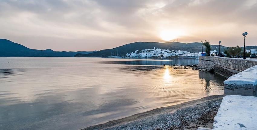 Milos seaside apartments