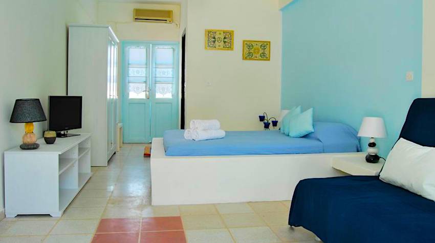 Santorini house bedroom